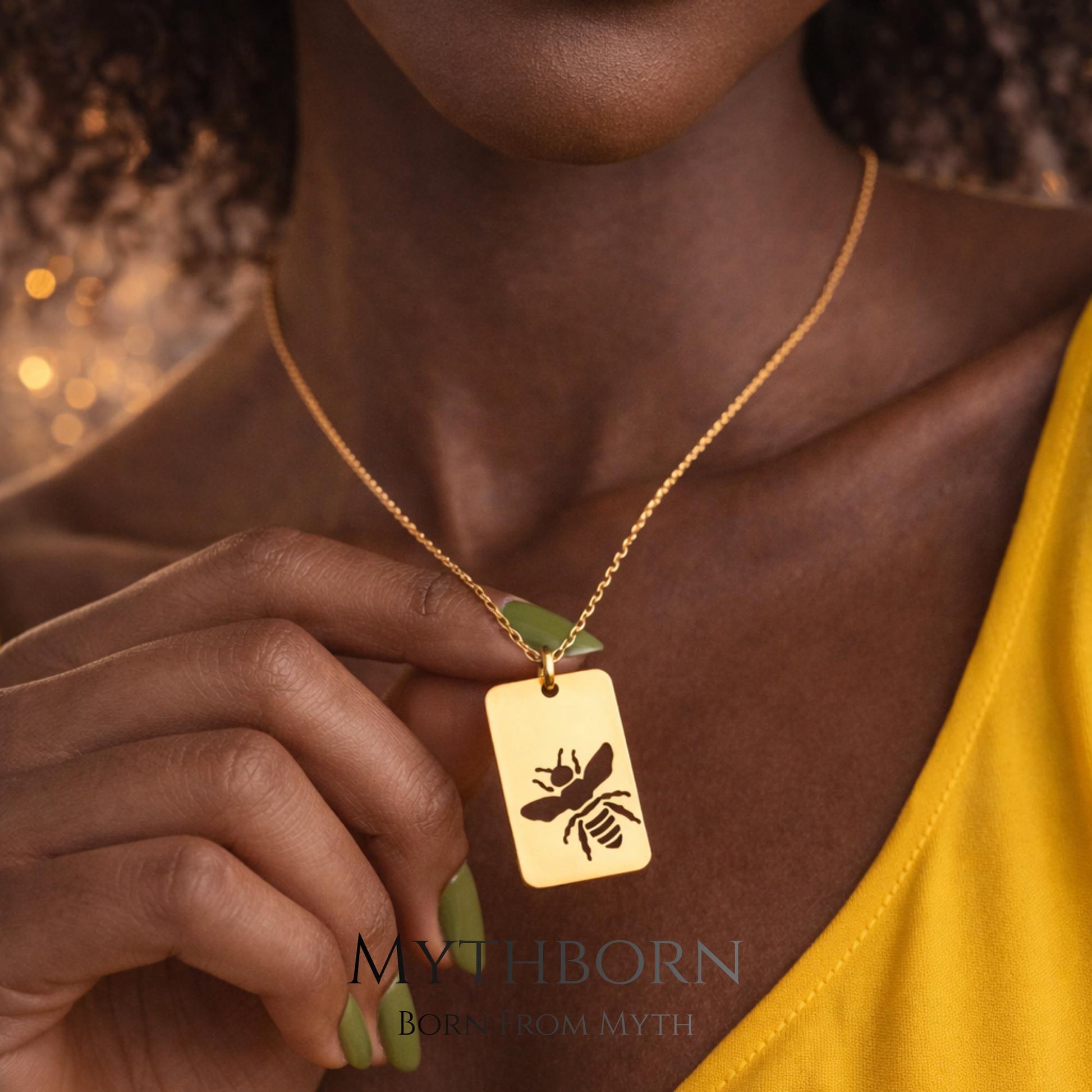 Bee Rectangle Necklace with nature-inspired pendant in 925 sterling silver