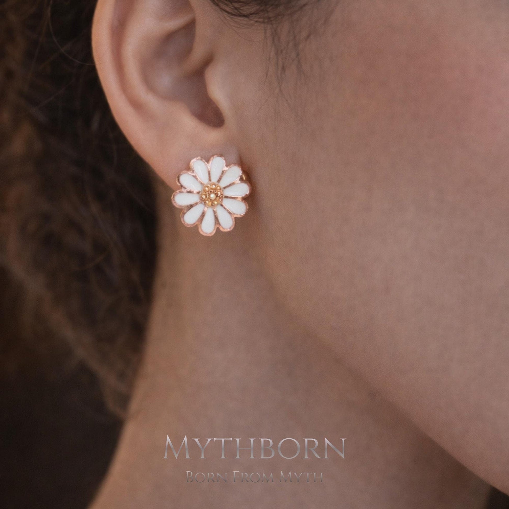 Daisy Stud Earrings with floral fine studs in 925 sterling silver