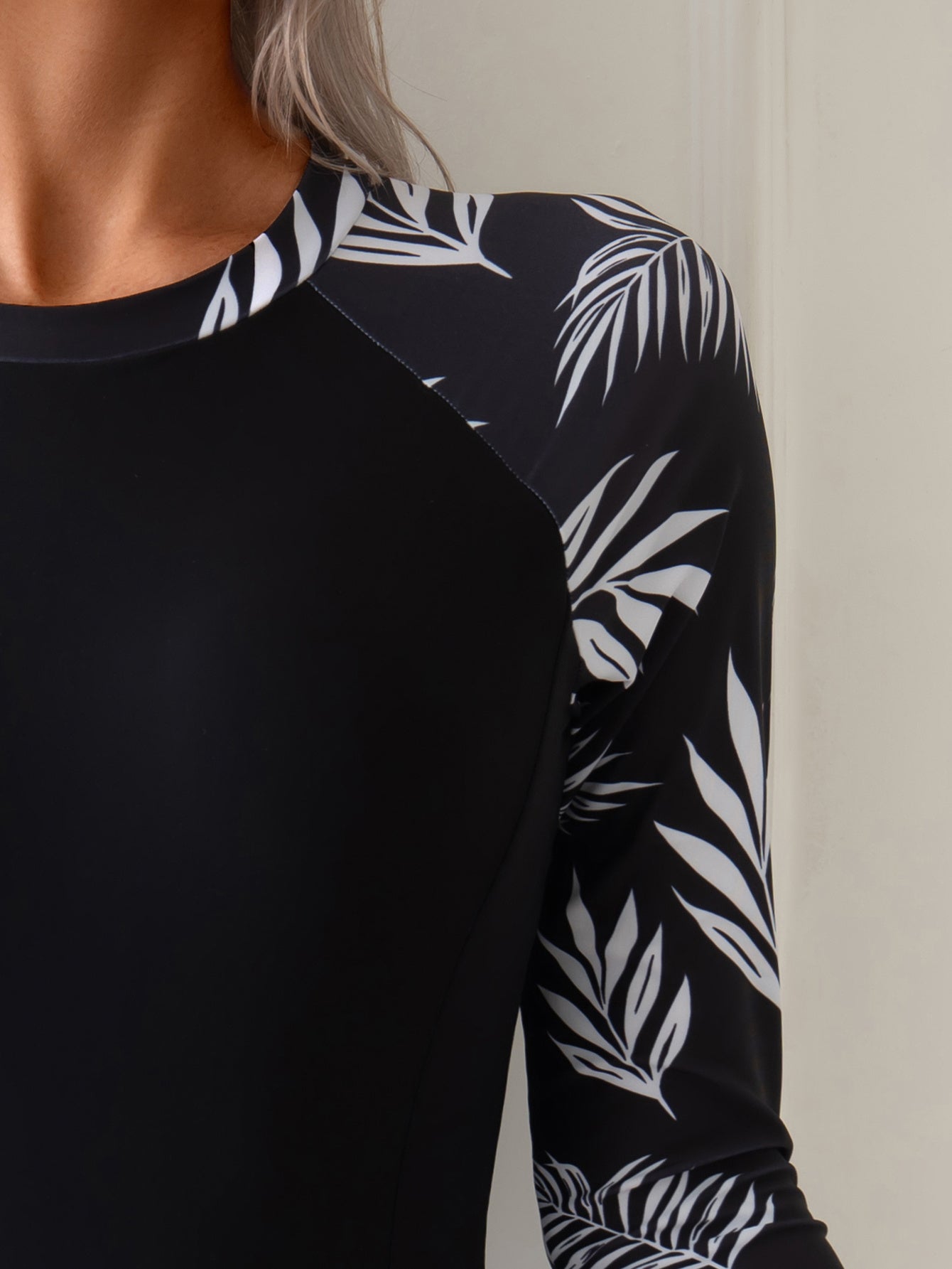 Women's One Piece Guard Long Sleeve Full Body Surfing Swimsuit